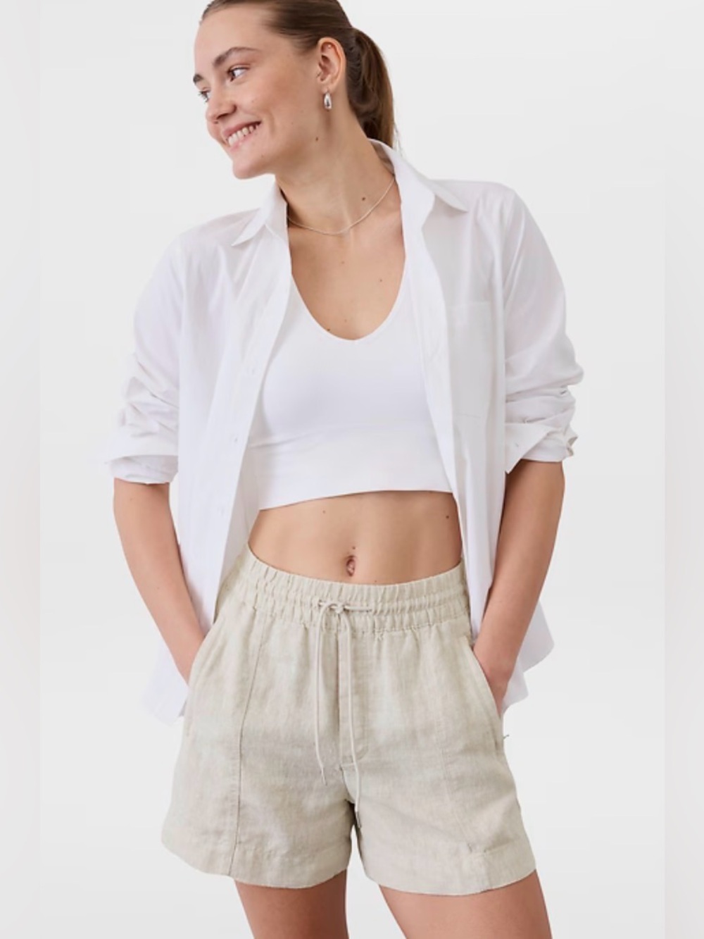 Athleta Retreat Linen Mid Rise 4" Short
